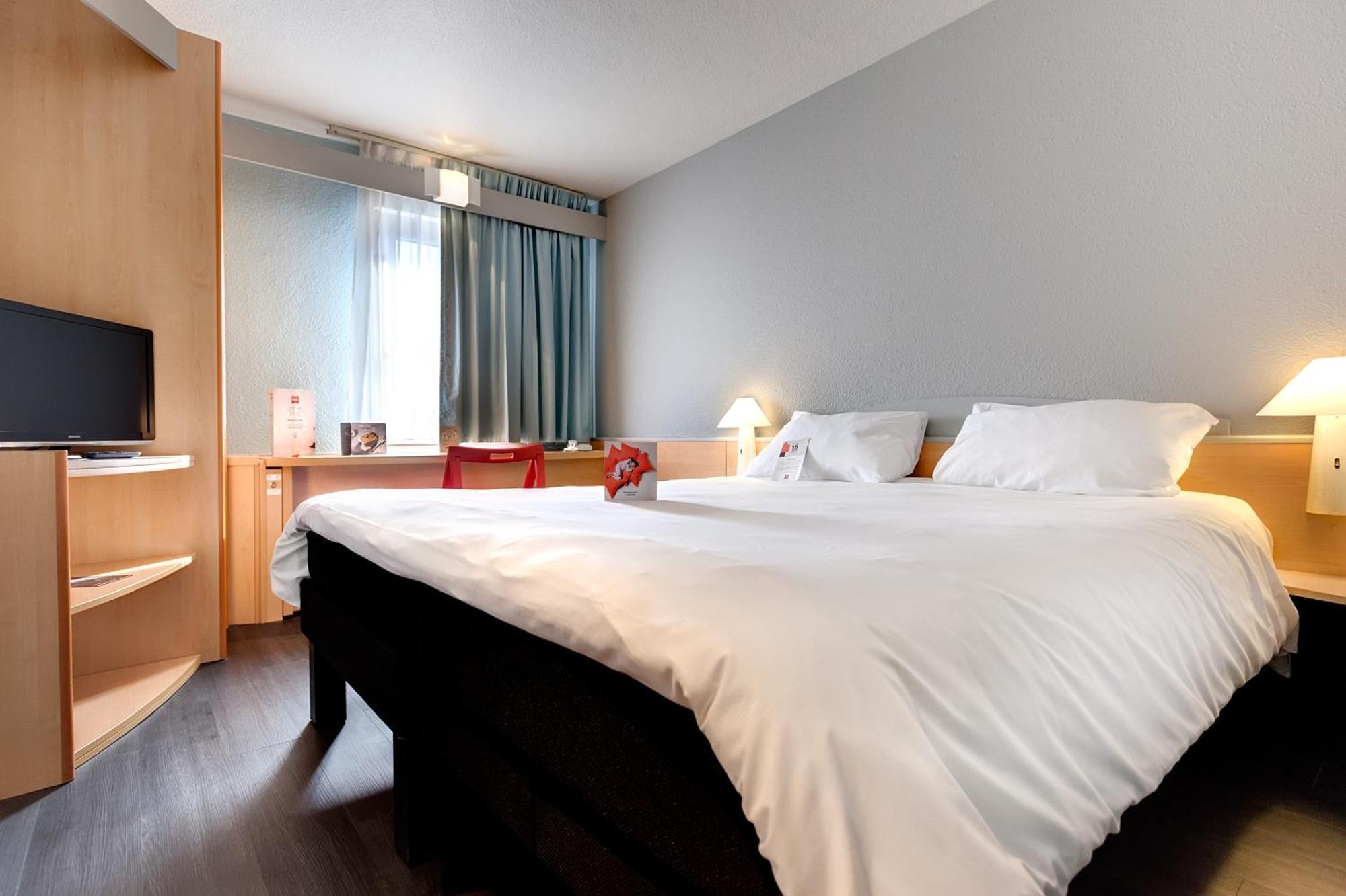 Hotel Ibis Agen Centre Gare Exterior foto