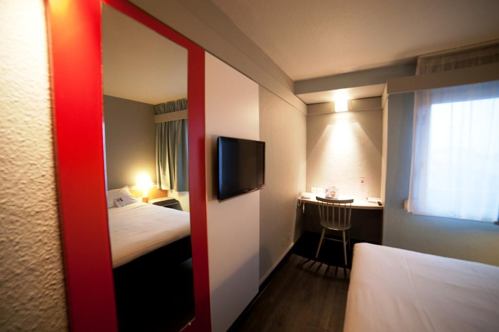 Hotel Ibis Agen Centre Gare Exterior foto